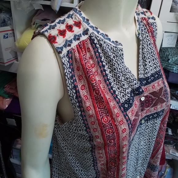 Lucky Brand Boho Embroidered Sleeveless Button Down Shirt Top Medium - Picture 4 of 15